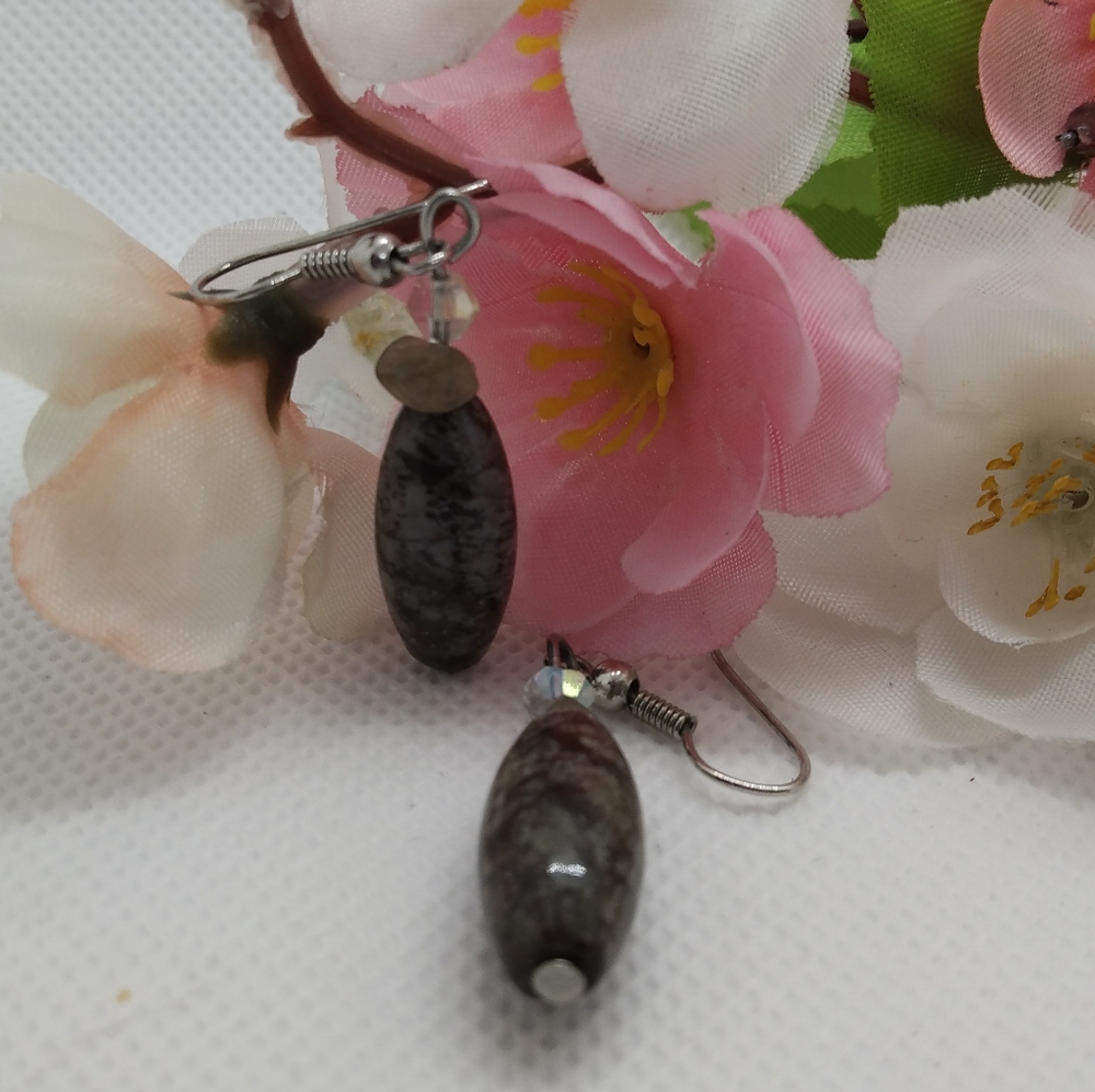 Small stone and crystal dangle earrings. EUC
